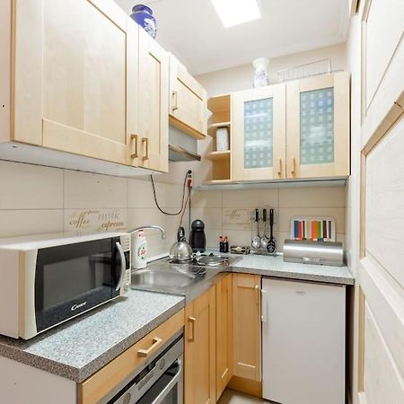 Lovely 1 Bedroom Flat - Gazdagret بودابست المظهر الخارجي الصورة